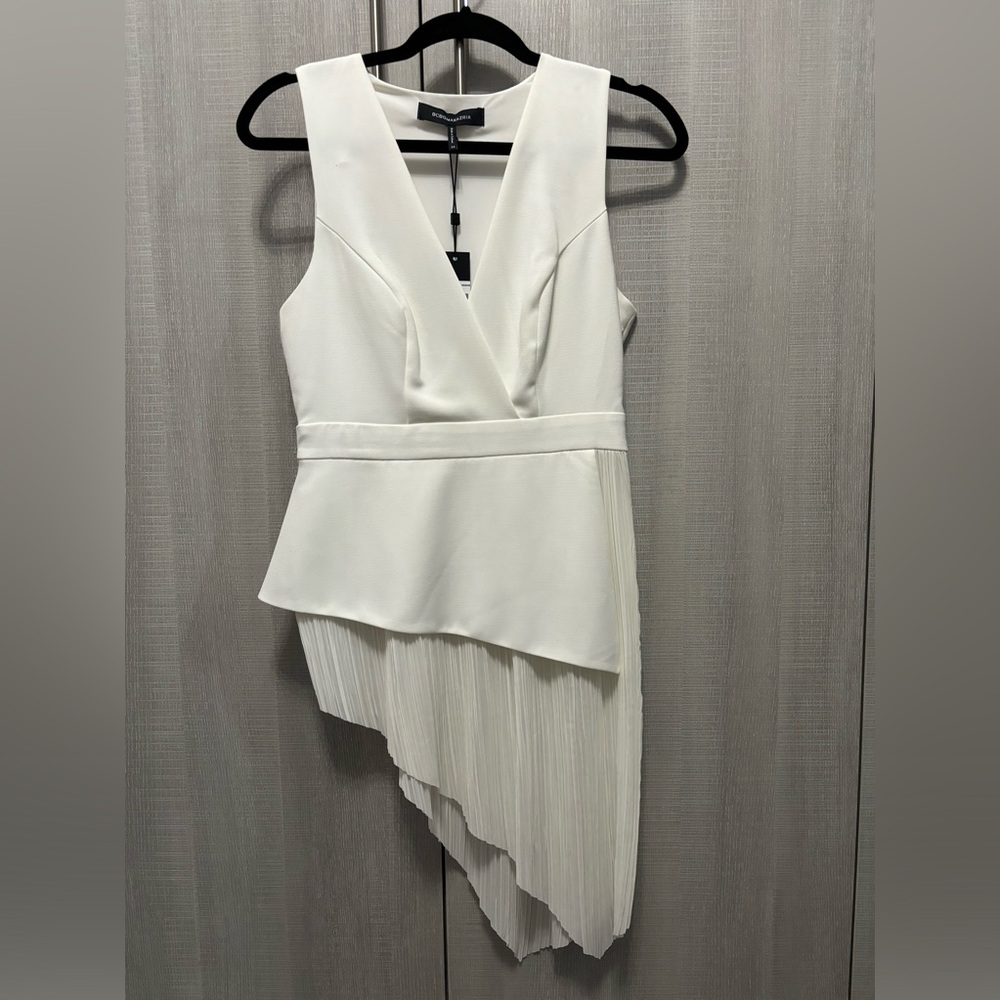 BCBGMAXAZRIA women’s top color white, size XS.